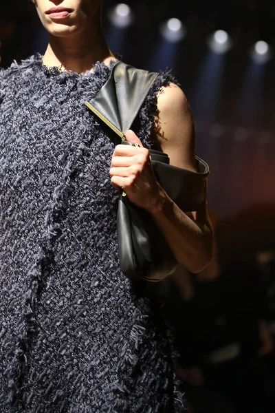 Look 35